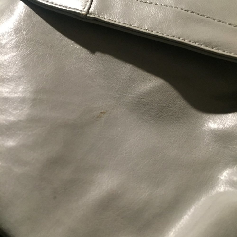 Special White Colored Bag - Picture 4 of 7